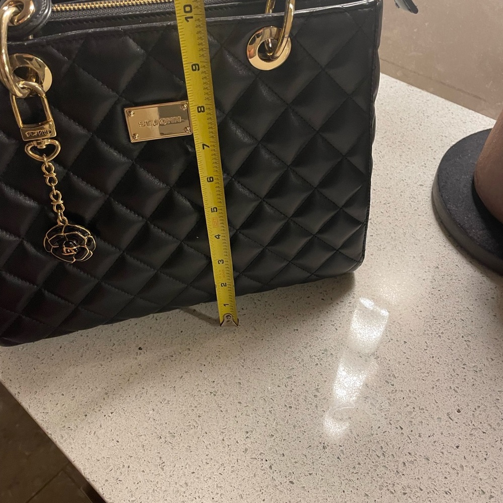 NWT  St John Knits Quilted Leather Handbag top Handel,cross body strap Authentic - Picture 15 of 16